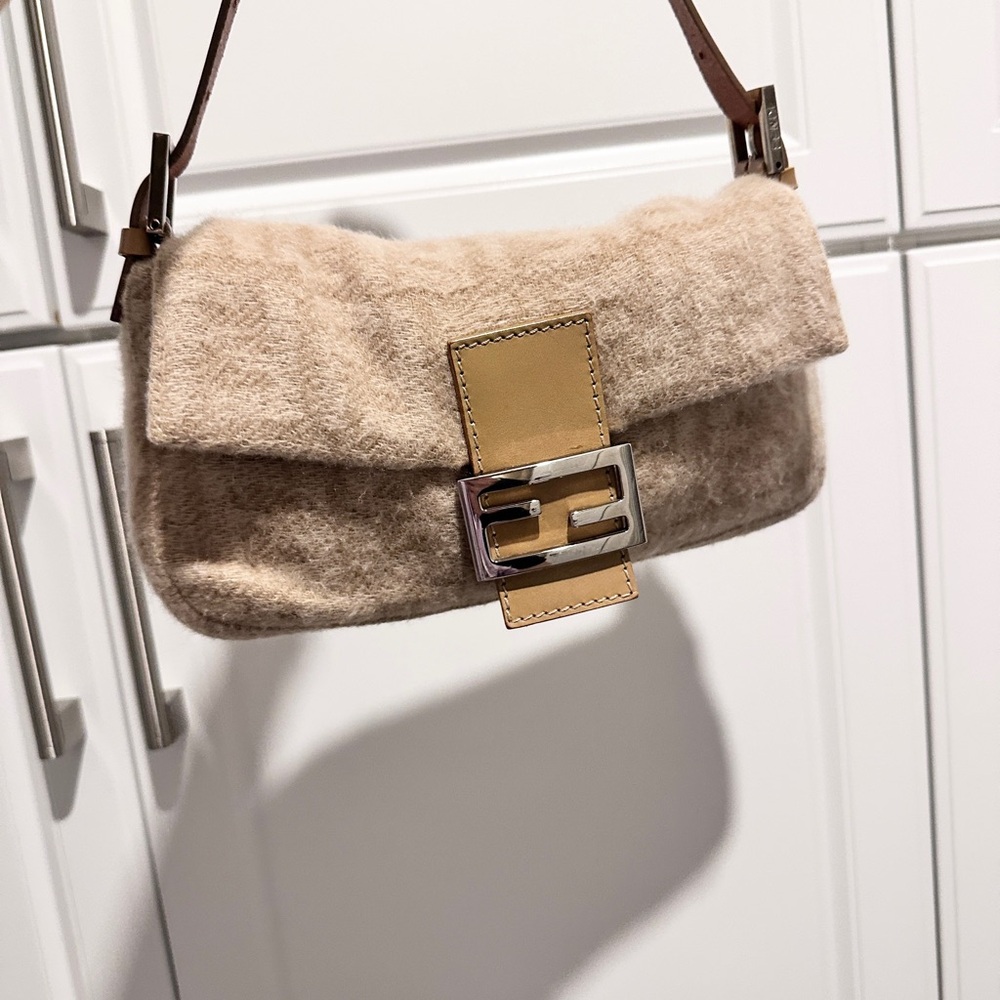 FENDI | Vintage Wool Baguette - Picture 6 of 14